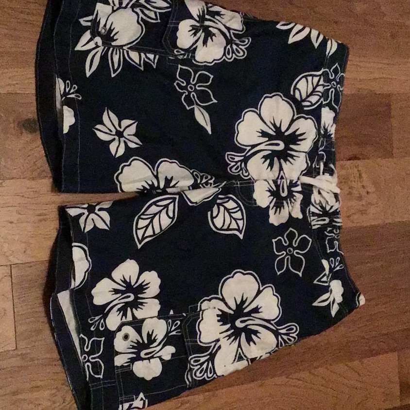 Men’s Xl Blue And White Flowered Board Shorts Swim Trunks